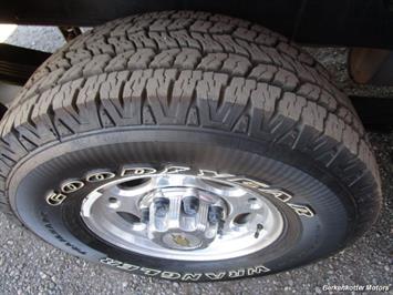 2004 Chevrolet Silverado 2500 LS Crew Cab 4x4   - Photo 28 - Brighton, CO 80603