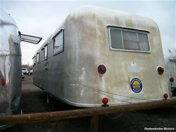 1957 Airstream Southern Line 303-ED   - Photo 8 - Brighton, CO 80603