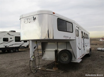 2002 CM Legacy 4 horse Weekender w/ Ac & heat   - Photo 2 - Brighton, CO 80603