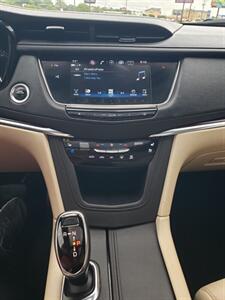 2019 Cadillac XT5 Premium Luxury   - Photo 10 - Paris, TX 75460