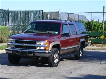 1998 Chevrolet Suburban C1500   - Photo 2 - Canoga Park, CA 91303