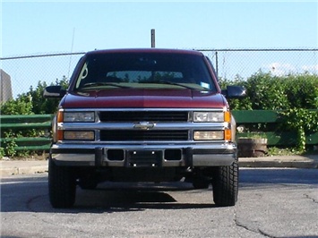 1998 Chevrolet Suburban C1500   - Photo 4 - Canoga Park, CA 91303