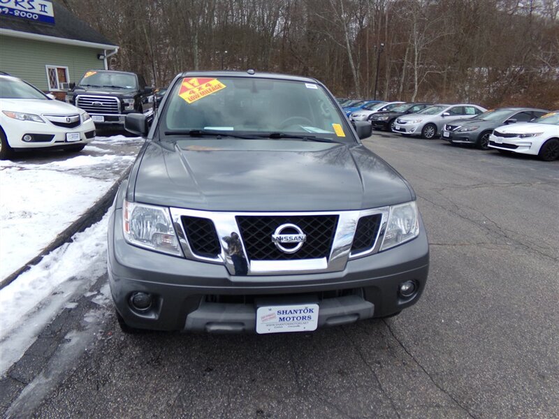 2017 Nissan Frontier SV  