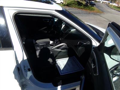 2016 Hyundai VELOSTER   - Photo 12 - Uncasville, CT 06382