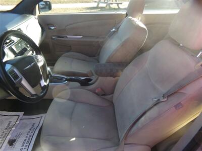 2013 Chrysler 200 Touring   - Photo 10 - Uncasville, CT 06382