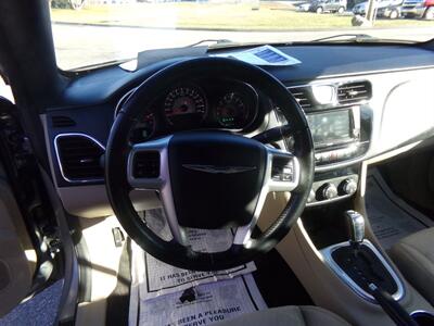2013 Chrysler 200 Touring   - Photo 9 - Uncasville, CT 06382