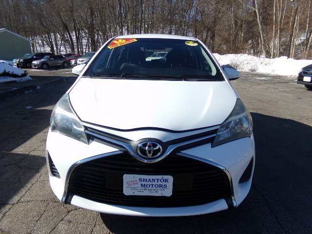 2016 Toyota Yaris 5-Door LE  