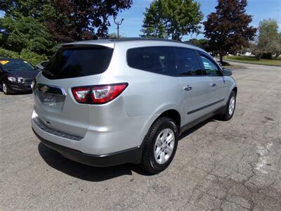 2017 Chevrolet Traverse LS   - Photo 4 - Groton, CT 06340