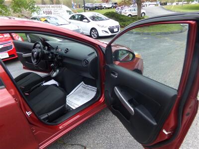 2014 Mazda Mazda2 Sport   - Photo 11 - Uncasville, CT 06382