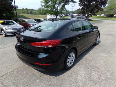 2017 Hyundai ELANTRA SE   - Photo 7 - Uncasville, CT 06382