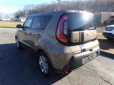 2015 Kia Soul   - Photo 5 - Manchester, CT 06040