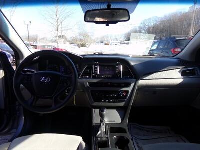 2015 Hyundai SONATA SE - Photo 10 - Groton, CT 06340