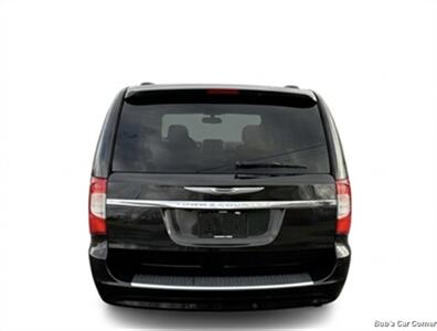 2015 Chrysler Town & Country Touring-L   - Photo 5 - Roanoke, VA 24017