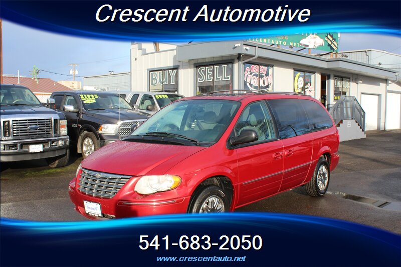 2005 Chrysler Town and Country Limited  