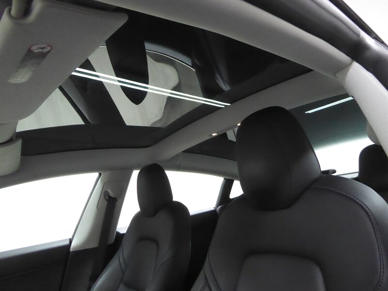 2018 TESLA MODEL 3 - Image 17