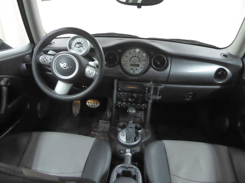 2006 MINI COOPER - Image 9