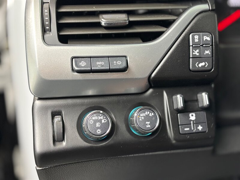 2020 CHEVROLET SUBURBAN - Image 15