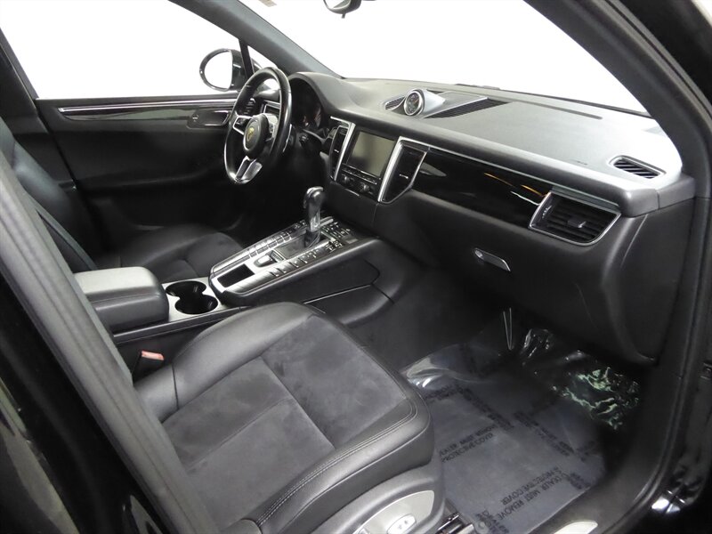 2016 PORSCHE MACAN - Image 23
