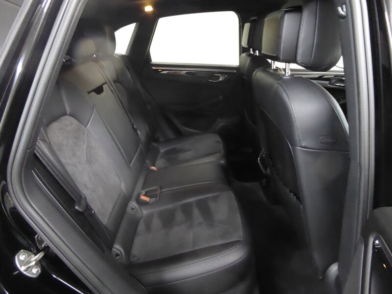 2016 PORSCHE MACAN - Image 31
