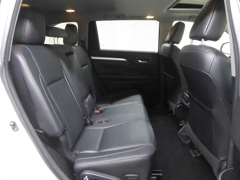 2018 TOYOTA HIGHLANDER - Image 33