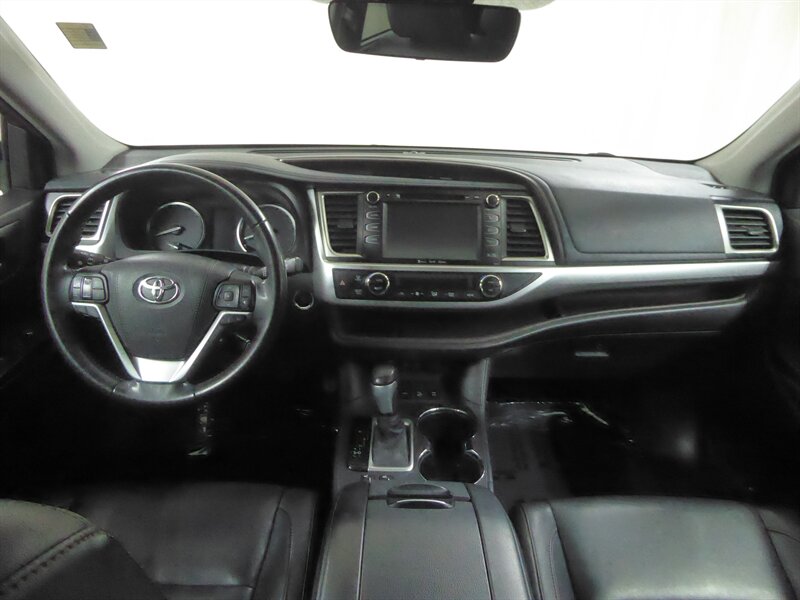 2018 TOYOTA HIGHLANDER - Image 9