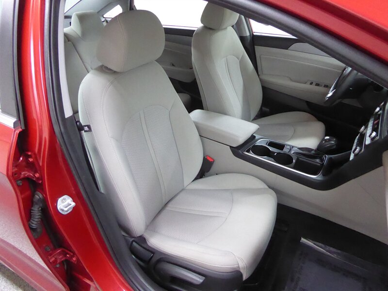 2019 HYUNDAI SONATA - Image 23