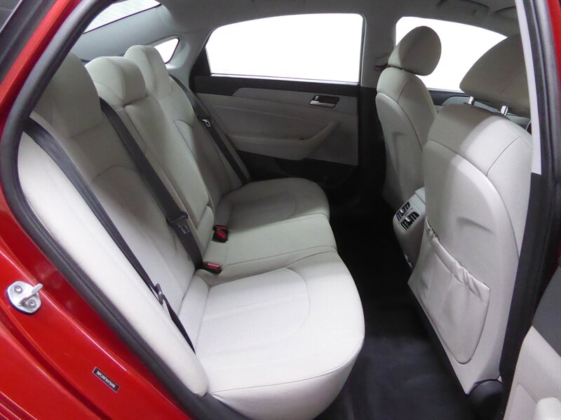 2019 HYUNDAI SONATA - Image 30