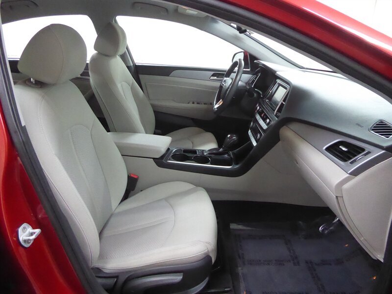 2019 HYUNDAI SONATA - Image 24