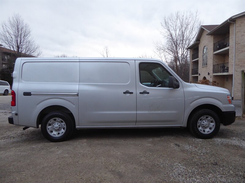 2012 NISSAN NV - Image 8