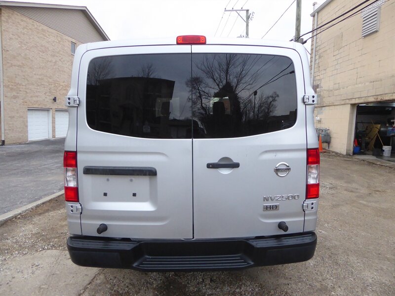 2012 NISSAN NV - Image 6