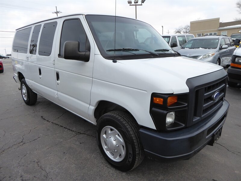 2013 Ford E-Series Econoline Wagon XL