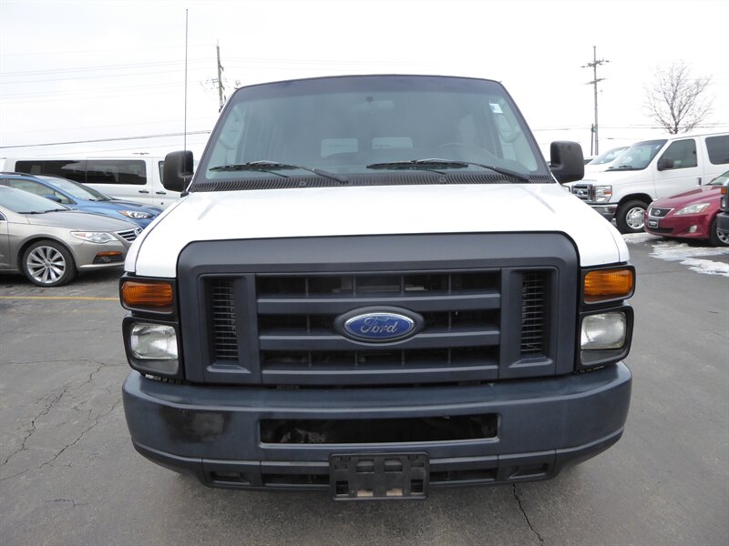 2013 FORD E-350 - Image 2