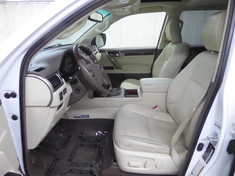 2017 LEXUS GX - Image 23