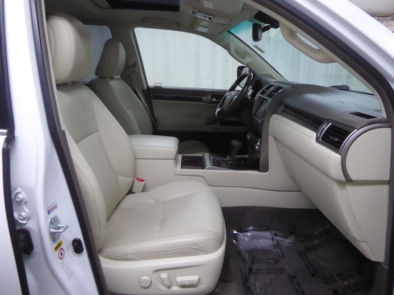 2017 LEXUS GX - Image 27