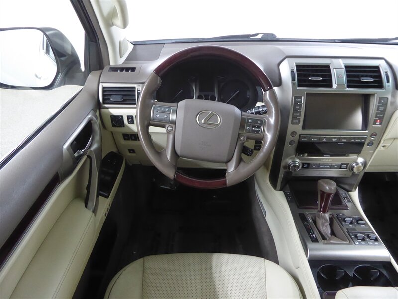 2017 LEXUS GX - Image 10