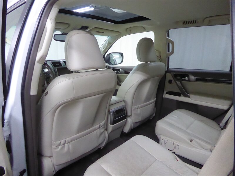2017 LEXUS GX - Image 29