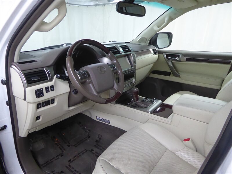 2017 LEXUS GX - Image 21