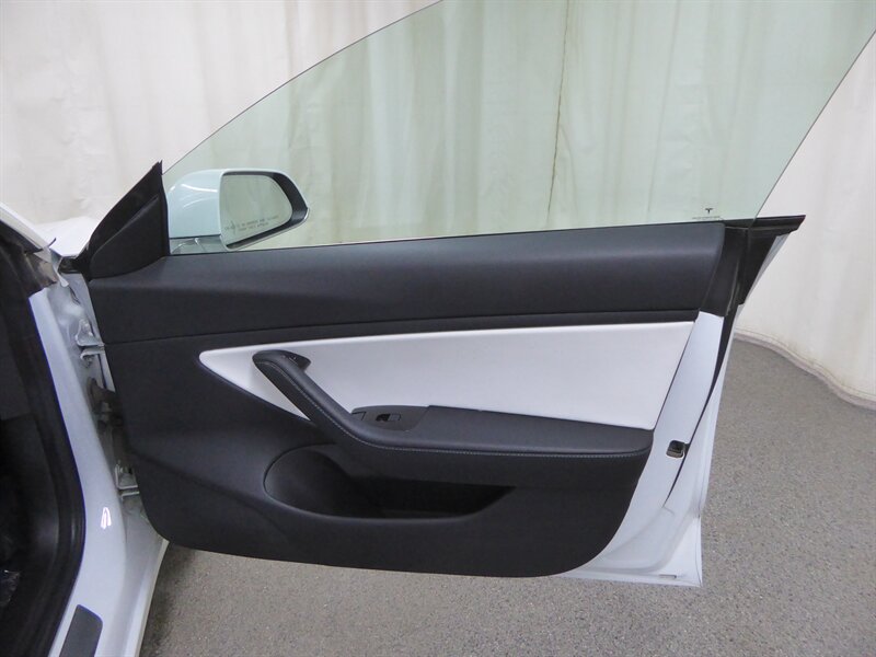 2020 TESLA MODEL 3 - Image 24