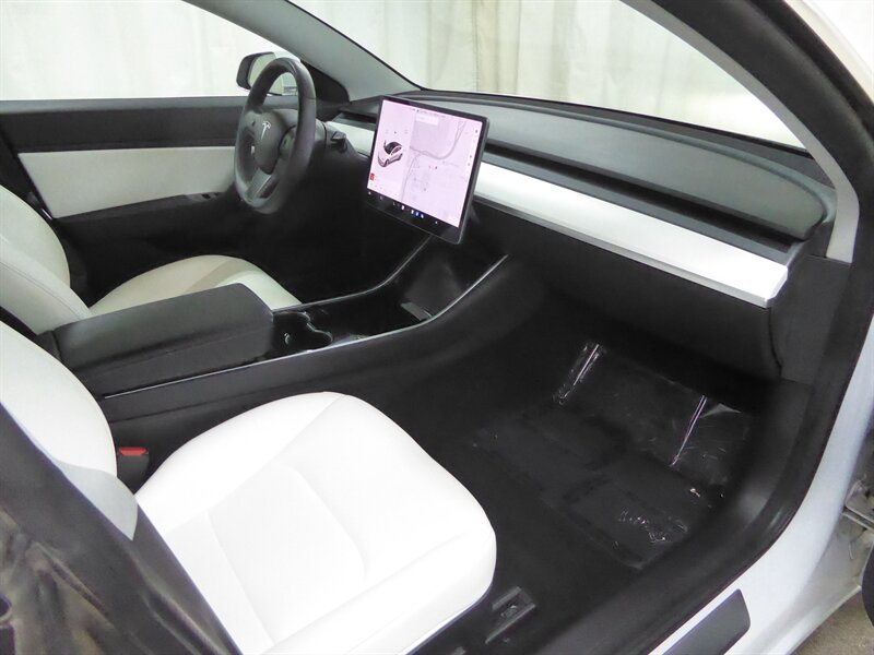 2020 TESLA MODEL 3 - Image 21