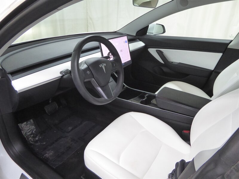 2020 TESLA MODEL 3 - Image 17