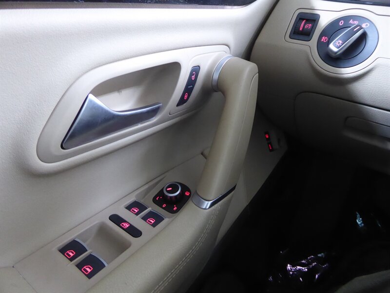 2014 VOLKSWAGEN CC - Image 19