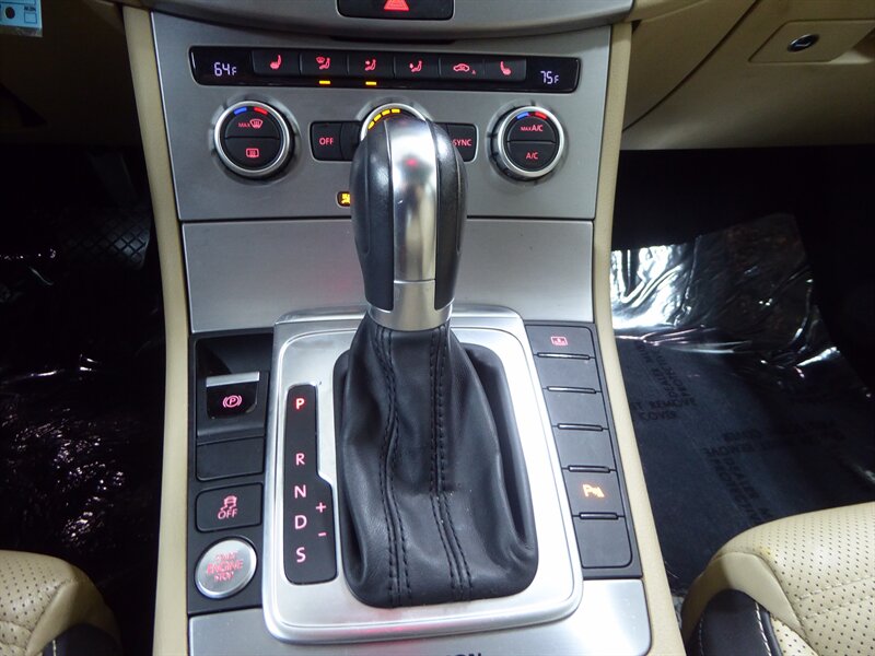 2014 VOLKSWAGEN CC - Image 18