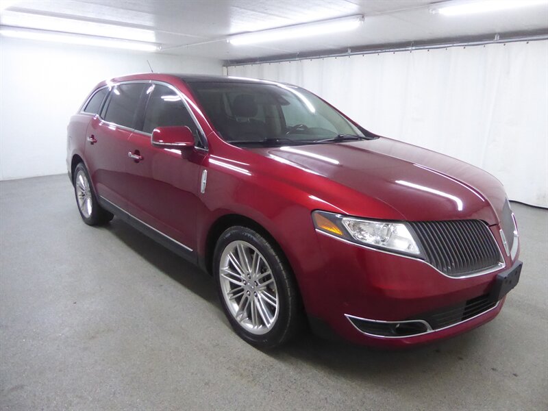 2014 LINCOLN MKT - Image 1