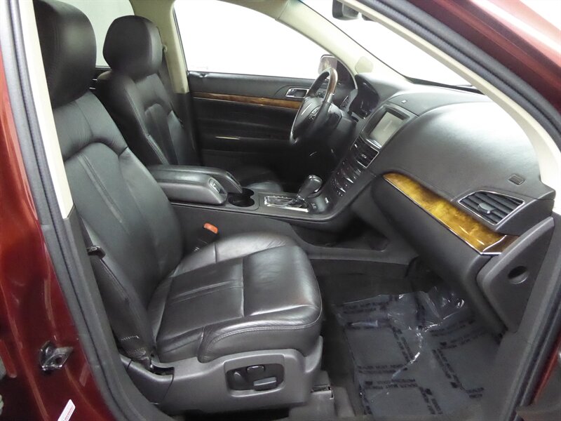 2014 LINCOLN MKT - Image 25