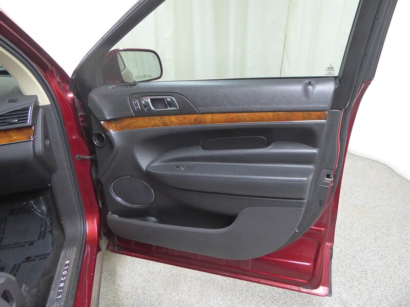 2014 LINCOLN MKT - Image 26