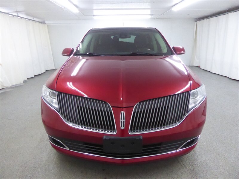 2014 LINCOLN MKT - Image 2