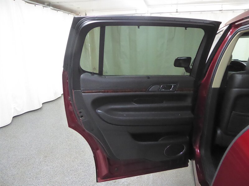 2014 LINCOLN MKT - Image 30