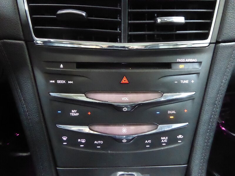 2014 LINCOLN MKT - Image 16