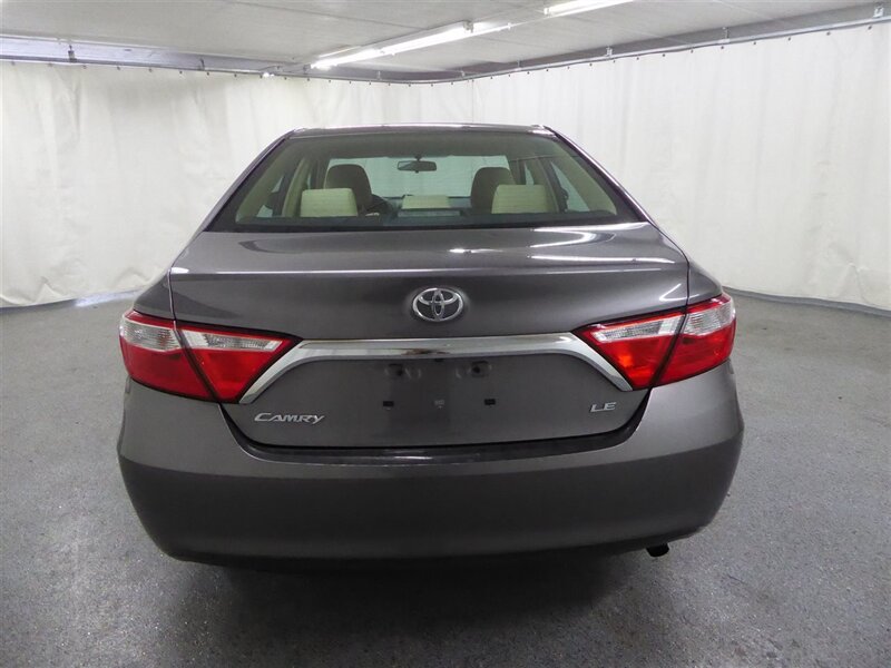 2016 Toyota Camry LE photo