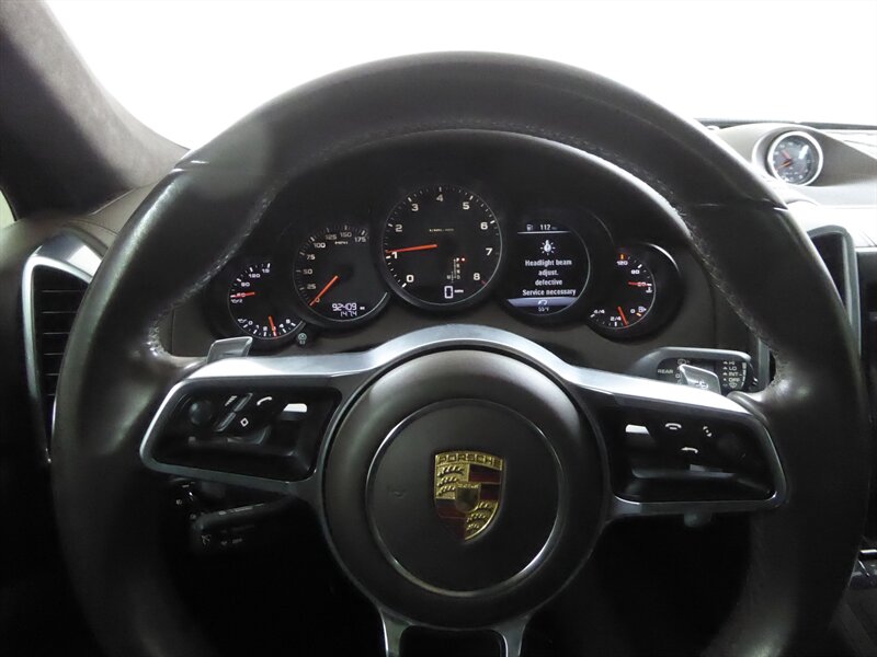 2015 PORSCHE CAYENNE - Image 11